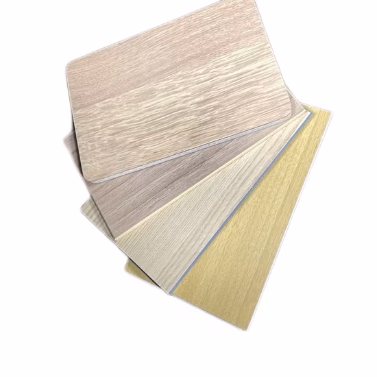Plafond en PVC composé de bois WPC d'intérieur de haute qualité facile à installer plafond en étoile à fibre optique étanche conçu panneau de plafond en PVC du Ghana