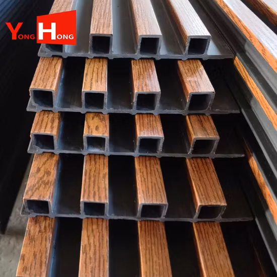 Panneau de mur composé de plastique en bois de PVC, plafond de panneau de mur d'intérieur de PVC de WPC à vendre